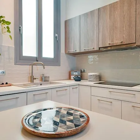 Discover From An Upscale Flat In Koukaki! *