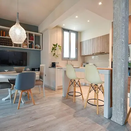 Discover From An Upscale Flat In Koukaki! Διαμέρισμα