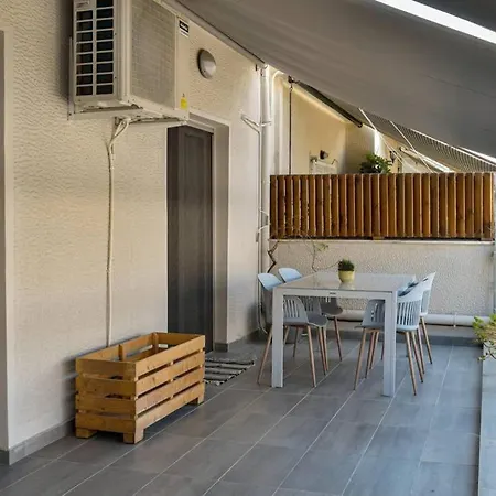Διαμέρισμα Discover From An Upscale Flat In Koukaki! *