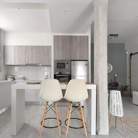 Discover From An Upscale Flat In Koukaki! Αθήνα