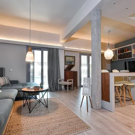 Διαμέρισμα Discover From An Upscale Flat In Koukaki! *